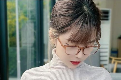 Không cần hở hang, nữ streamer 'kín cổng cao tường' vẫn hút sự chú ý