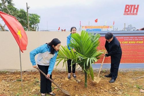 Hội LHPN huyện Thạch Thành tổ chức trồng 5.000 cây xanh