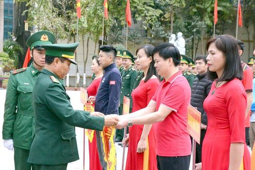 60 vận động viên thi đấu thể thao chào mừng Ngày truyền thống Bộ đội Biên phòng