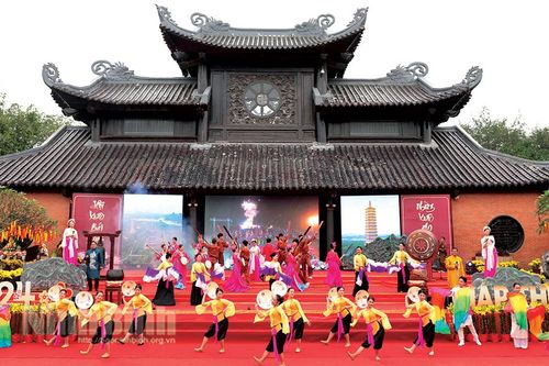 Gìn giữ nét đẹp văn hóa của lễ hội để thu hút khách du lịch