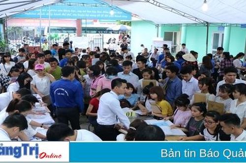 Bãi bỏ chương trình tín dụng với học sinh, sinh viên khó khăn để mua máy tính học trực tuyến