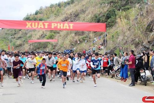 Mường La khai mạc giải chạy, chinh phục đỉnh Pom Luông
