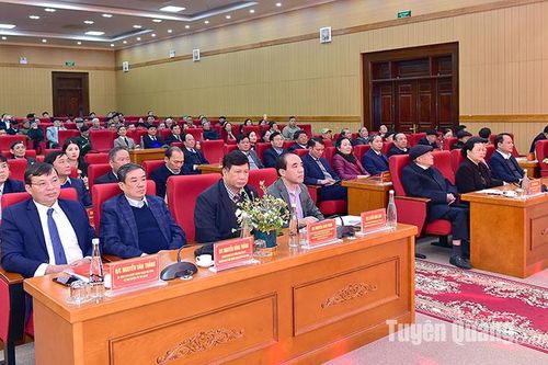 Na Hang gặp mặt các thế hệ lãnh đạo các thời kỳ