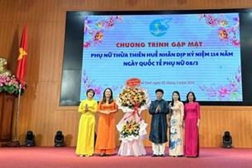 Phát huy vai trò phụ nữ xây dựng môi trường đậm đà bản sắc văn hóa Huế
