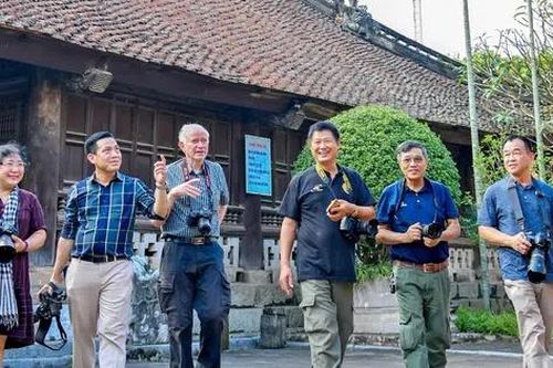 Chuyên gia Pháp ngỡ ngàng trước vẻ đẹp của Đình So