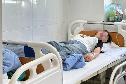 Mâu thuẫn trên mạng xã hội, nữ sinh bị đánh hội đồng phải nhập viện cấp cứu