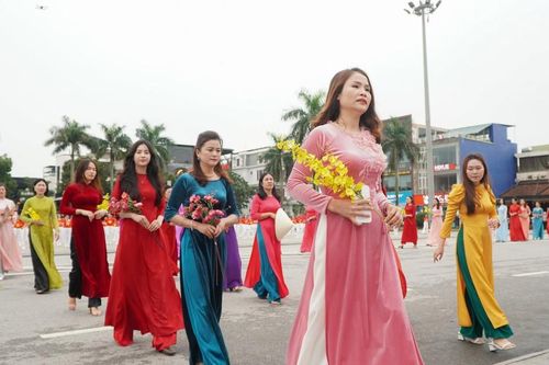 Quảng Trị: Tiếp nhận 1.000 áo dài để trao đến phụ nữ có hoàn cảnh khó khăn