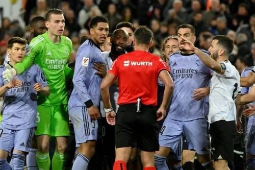 Bellingham trả giá vì xúc phạm trọng tài