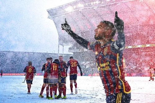 Trận đấu đầy tuyết gây tranh cãi ở MLS