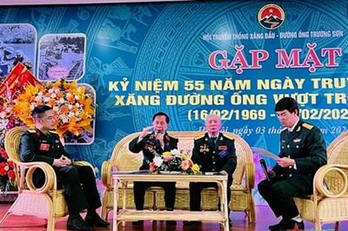 Gặp mặt kỷ niệm 55 năm Ngày truyền thống xăng đường ống vượt Trường Sơn