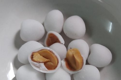 Kẹo… trứng chim