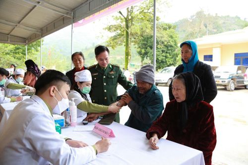 'Nhịp cầu' gắn kết tình đoàn kết quân dân nơi khu vực biên giới, biển đảo