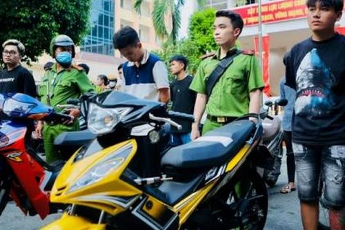 Đề nghị truy tố 36 'quái xế' đua xe trên cầu Sài Gòn