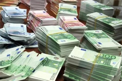 Cảnh sát Tây Ban Nha triệt phá đường dây làm tiền giả như thật
