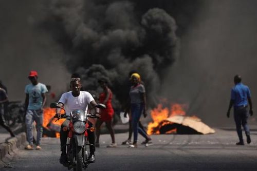 Băng đảng tấn công nhà tù lớn nhất Haiti, cảnh sát kêu gọi giúp đỡ