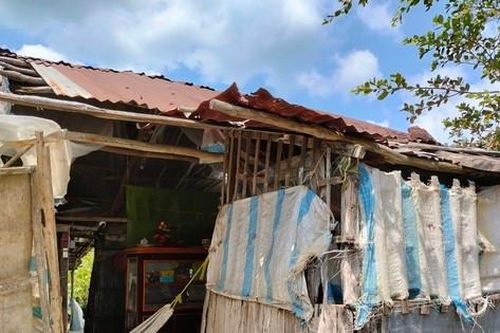 Cà Mau: Dân xóm biển tạm bợ trong những căn nhà chờ sập 'ngóng' dự án tái định cư