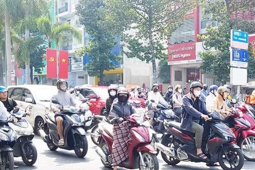 Nắng nóng gay gắt, trung tâm Kiểm soát Bệnh tật TPHCM phát cảnh báo