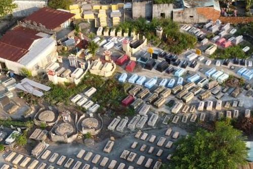 Ớn lạnh cảnh người dân sống chung với hàng nghìn ngôi mộ ở Đà Nẵng