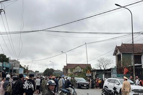 Xe máy đối đầu trên Quốc lộ 9, hai người thương vong