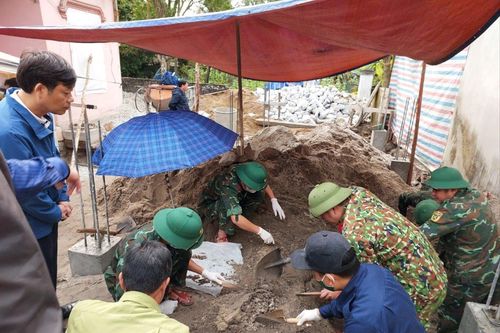 Quảng Bình: Phát hiện hài cốt liệt sĩ trong lúc đào móng xây nhà