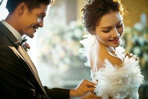 Đậu phụ chọn miếng ngoài rìa, cô dâu chọn nàng thứ ba