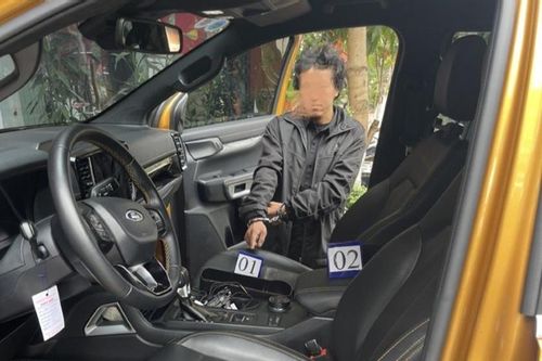 Mở cốp ô tô trộm gần 400 triệu đồng về chia cho người thân và bạn bè