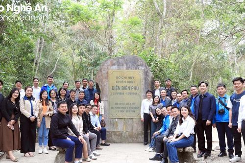 Hành trình về nguồn của tuổi trẻ Nghệ An tại Điện Biên, Hưng Yên
