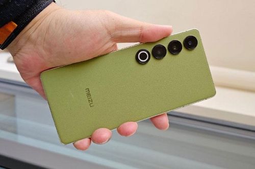 Cận cảnh đối thủ mới của iPhone 15 Pro, Samsung Galaxy S24 Plus: Chống nước, cấu hình 'siêu khủng', giá 'mềm'
