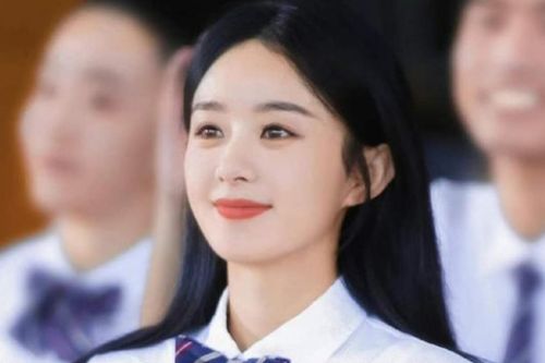 Loạt ảnh hồi còn là thiếu nữ của Triệu Lệ Dĩnh hot trở lại, nhan sắc thế nào mà gây tranh cãi?
