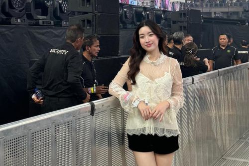 Đỗ Mỹ Linh diện đồ gợi cảm đi xem concert của Taylor Swift