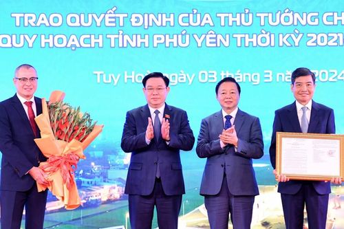 Chủ tịch Quốc hội dự hội nghị công bố quy hoạch và xúc tiến đầu tư tỉnh Phú Yên