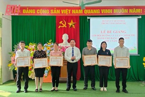 Quan Hóa nâng cao chất lượng công tác giáo dục lý luận chính trị cho cán bộ, đảng viên