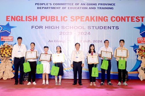 An Giang: Trao 124 giải Hội thi hùng biện tiếng Anh dành cho học sinh phổ thông