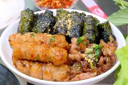 Thơm lừng nem nướng đời 'đầu' của Biên Hòa