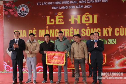 Đội Quốc Việt 1, huyện Tràng Định đoạt giải nhất tại lễ hội đua bè mảng trên sông Kỳ Cùng năm 2024