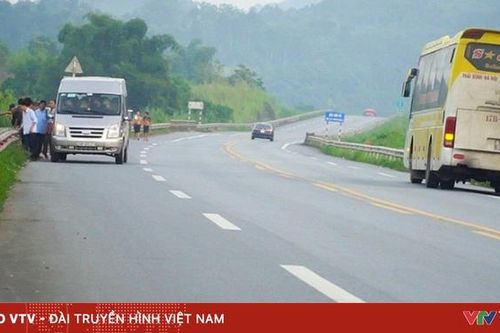 Xử phạt gần 500 trường hợp vi phạm trên cao tốc Nội Bài - Lào Cai