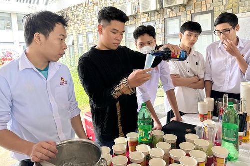 Gần 1.000 học sinh tham gia Ngày hội trải nghiệm ước mơ