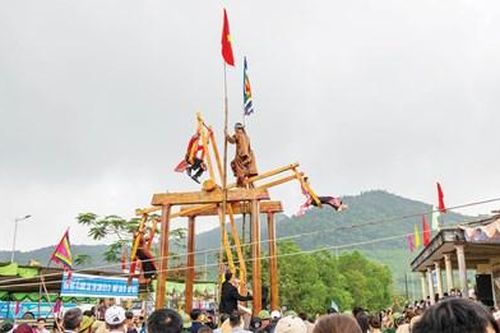 Đu tiên Phú Gia trở lại