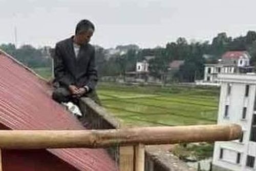 Người đàn ông đâm trọng thương vợ và mẹ vợ rồi nhảy lầu
