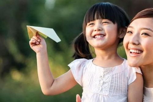 Cha mẹ dạy điều này càng sớm con lớn lên càng dễ kiếm được nhiều tiền