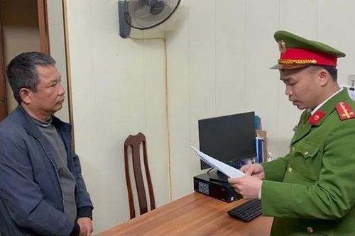 Bắt tạm giam đối tượng chửi bới, chống đối CSGT