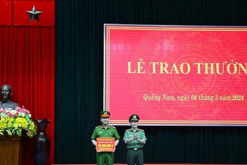 Quảng Nam: Thưởng 'nóng' đơn vị phá chuyên án ma túy, bắt hai đối tượng