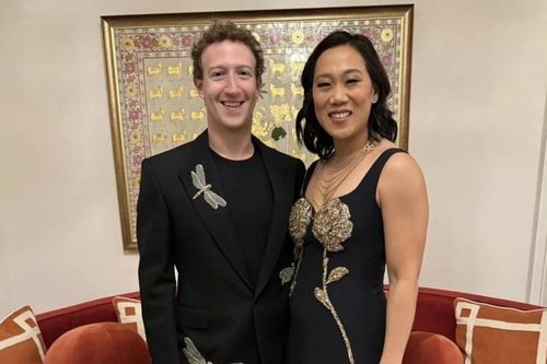 Đồng hồ trong siêu đám cưới khiến Mark Zuckerberg thay đổi suy nghĩ