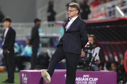 Khi ông Troussier vẫn là... Troussier!