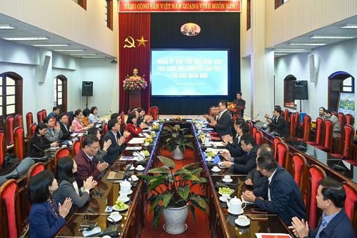 Đoàn công tác Ủy ban Văn hóa, Giáo dục của Quốc hội thăm và làm việc tại Báo Nhân Dân