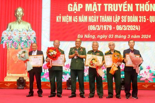 Truyền thống vẻ vang của Sư đoàn anh hùng