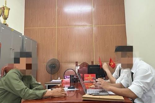 Xử phạt người đàn ông livestream trên Facebook báo chốt đo nồng độ cồn