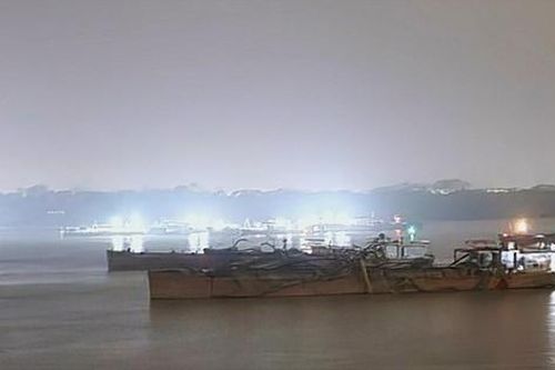 Vụ hút trộm cát đêm trên sông Hồng qua Vĩnh Phúc: Phát hiện 7 vụ vi phạm, bắt giữ một tàu hút