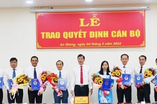 An Giang trao quyết định điều động, bổ nhiệm cán bộ