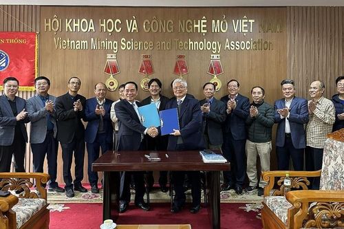 Hội Dầu khí Việt Nam ký thỏa thuận hợp tác với Hội Khoa học và Công nghệ Mỏ Việt Nam